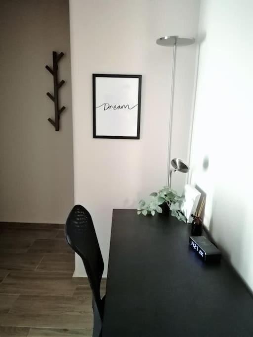 Koukaki Cozy Apartment 5 Minutes To Metro Athens Exterior photo